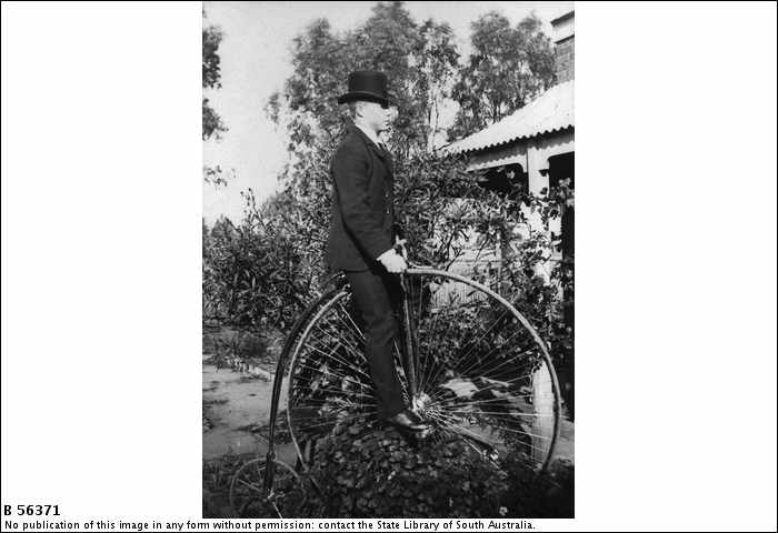 B56371_man_on_penny_farthing